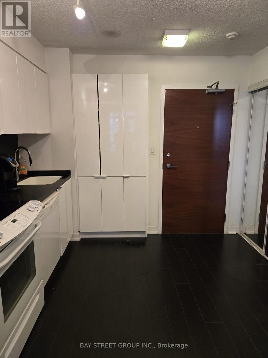 2011 - 15 Iceboat Terrace, Toronto, ON - Indoor