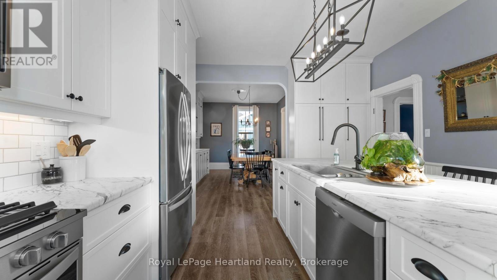 175 St David Street, Goderich (Goderich (Town)), ON - Indoor Photo Showing Kitchen With Stainless Steel Kitchen With Upgraded Kitchen