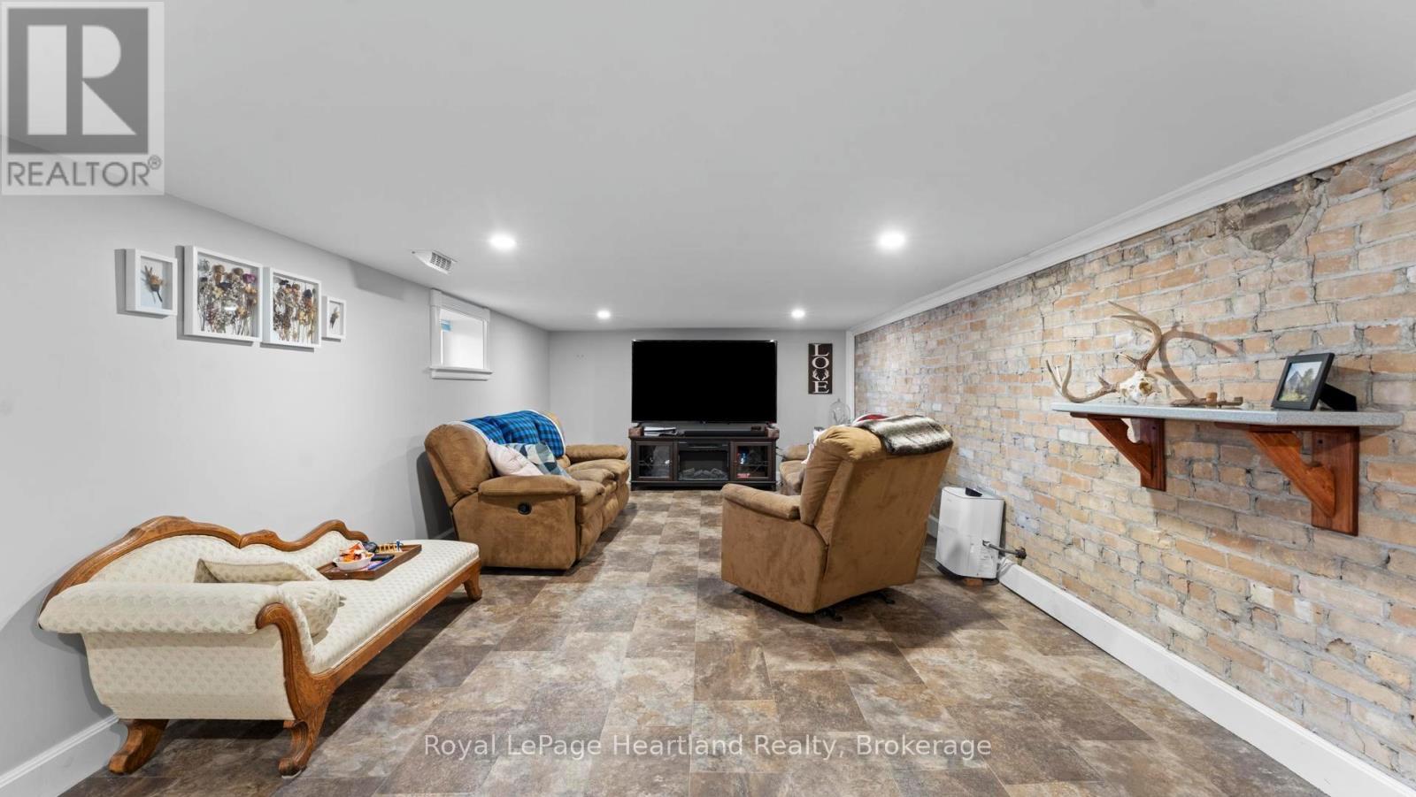 175 St David Street, Goderich (Goderich (Town)), ON - Indoor