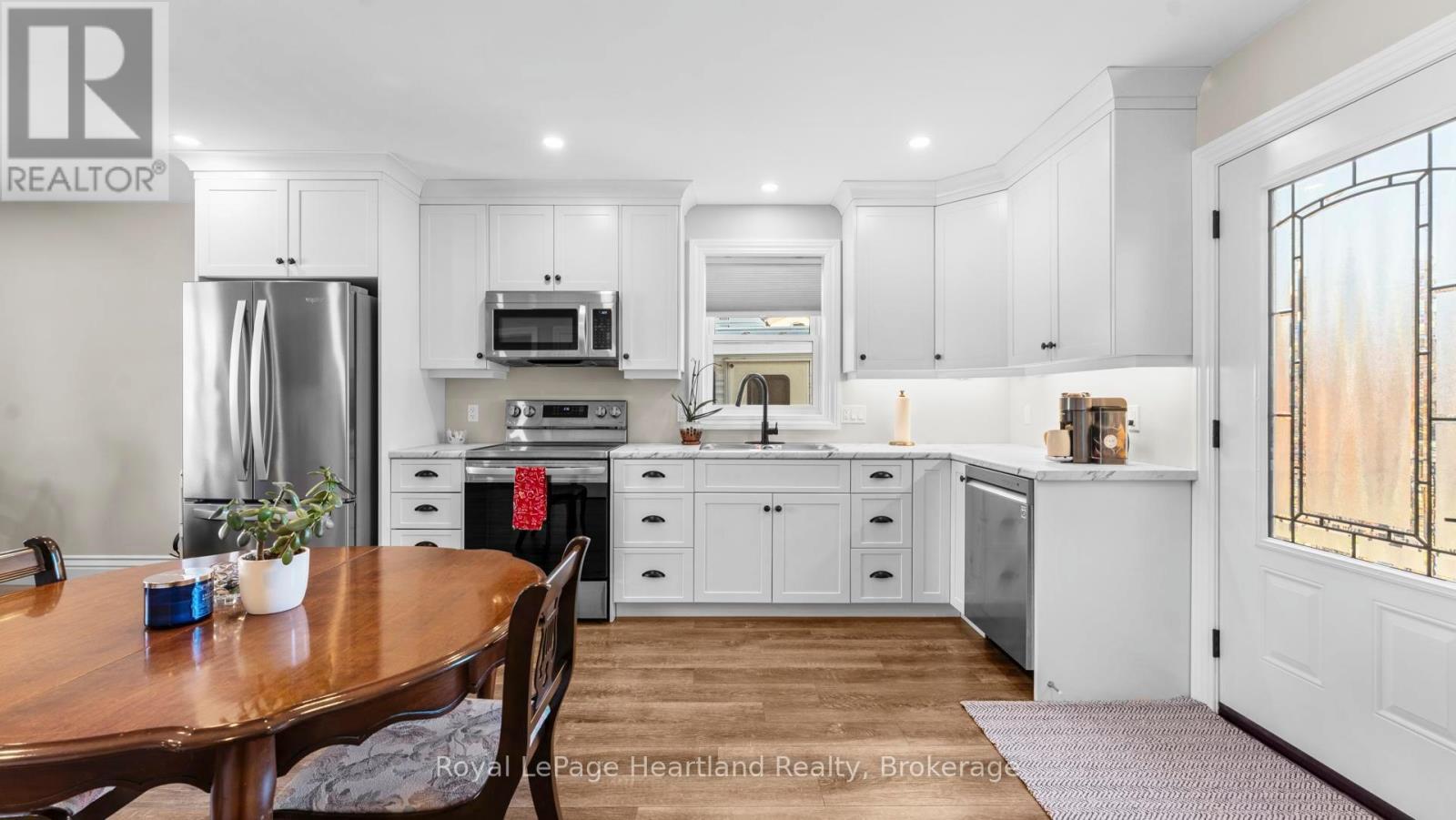 175 St David Street, Goderich (Goderich (Town)), ON - Indoor Photo Showing Kitchen With Stainless Steel Kitchen