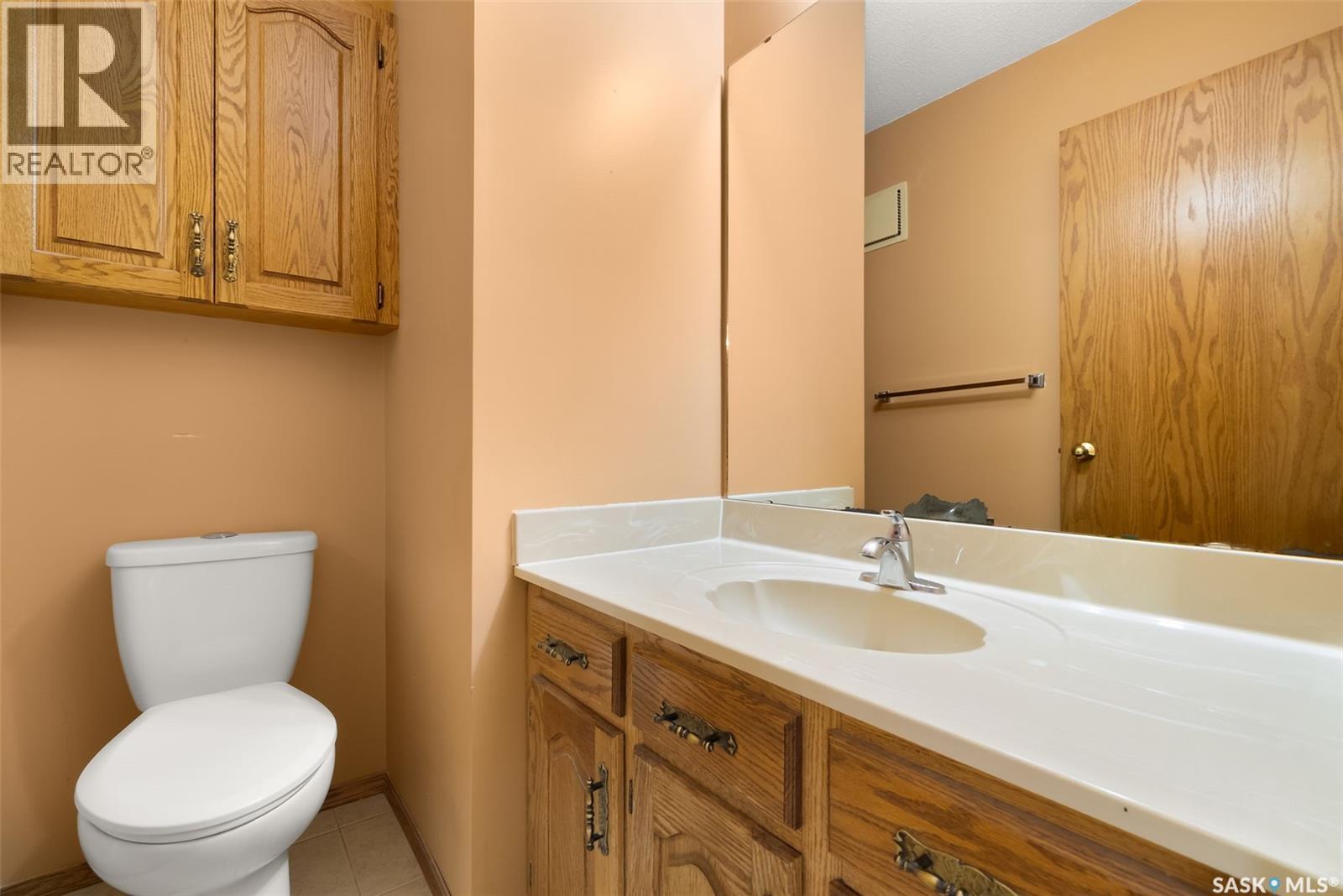 1506 Truesdale Drive E, Regina, SK - Indoor Photo Showing Bathroom