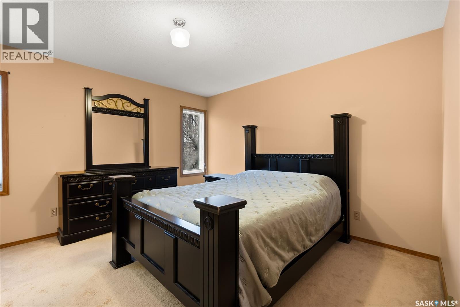 1506 Truesdale Drive E, Regina, SK - Indoor Photo Showing Bedroom