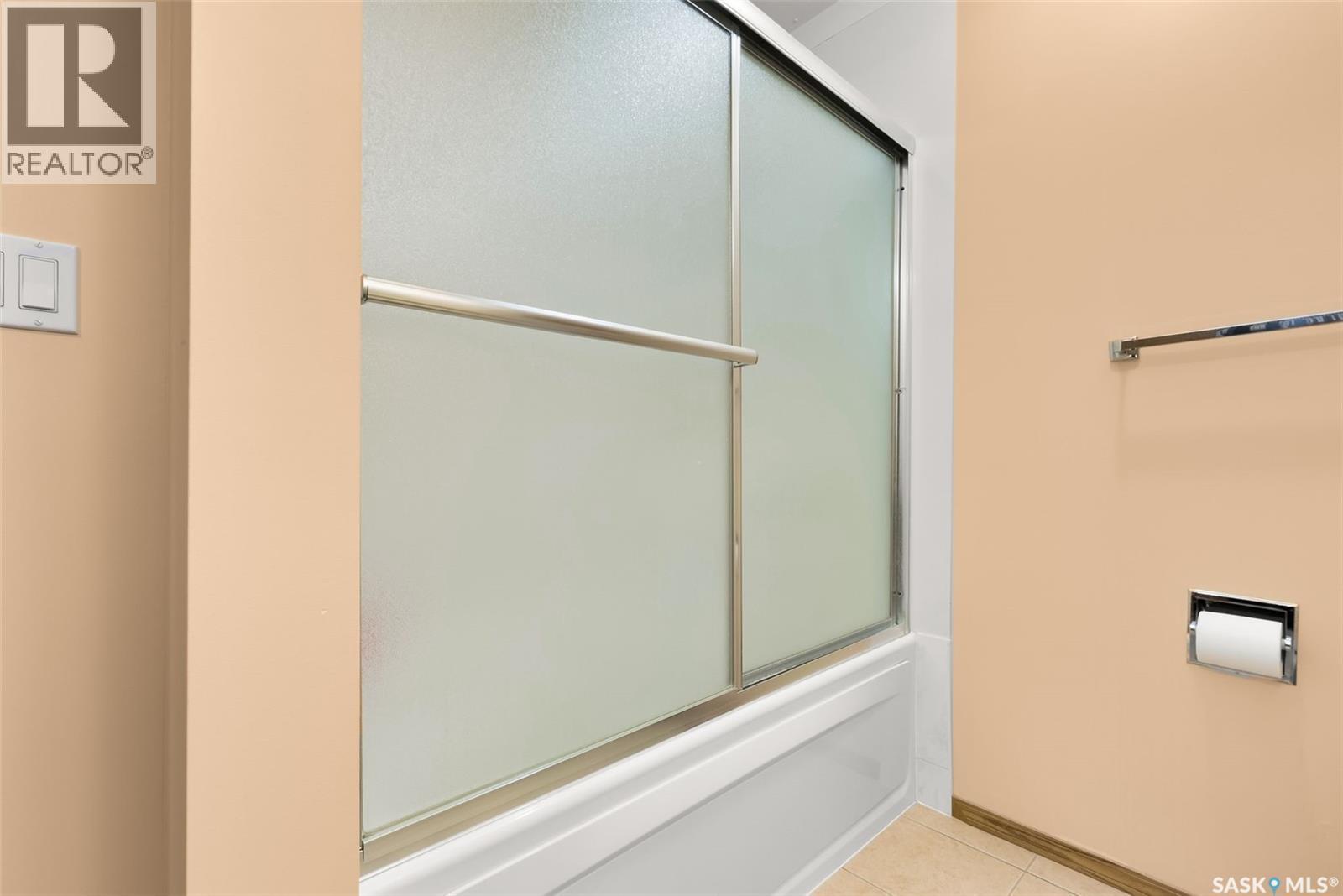 1506 Truesdale Drive E, Regina, SK - Indoor