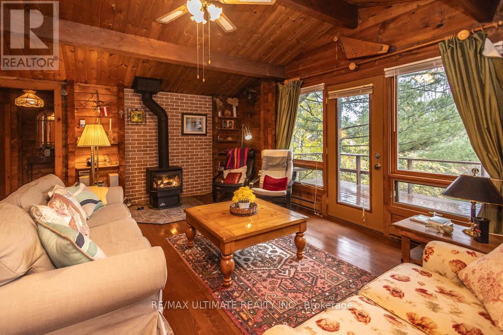 65 Sumac Lane, Scugog, ON - Indoor Photo Showing Living Room With Fireplace