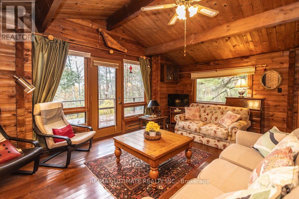 65 Sumac Lane, Scugog, ON - Indoor Photo Showing Living Room