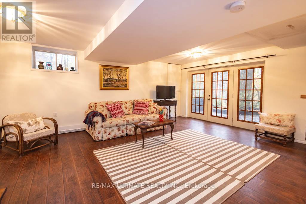 65 Sumac Lane, Scugog, ON - Indoor Photo Showing Living Room