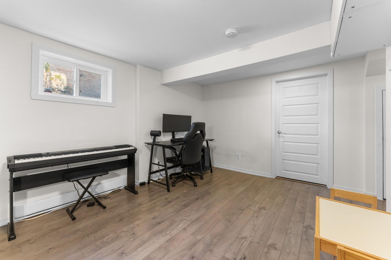 Salle familiale - 12135 Rue Parent, Montréal (Rivière-Des-Prairies/Pointe-Aux-Trembles), QC - Indoor