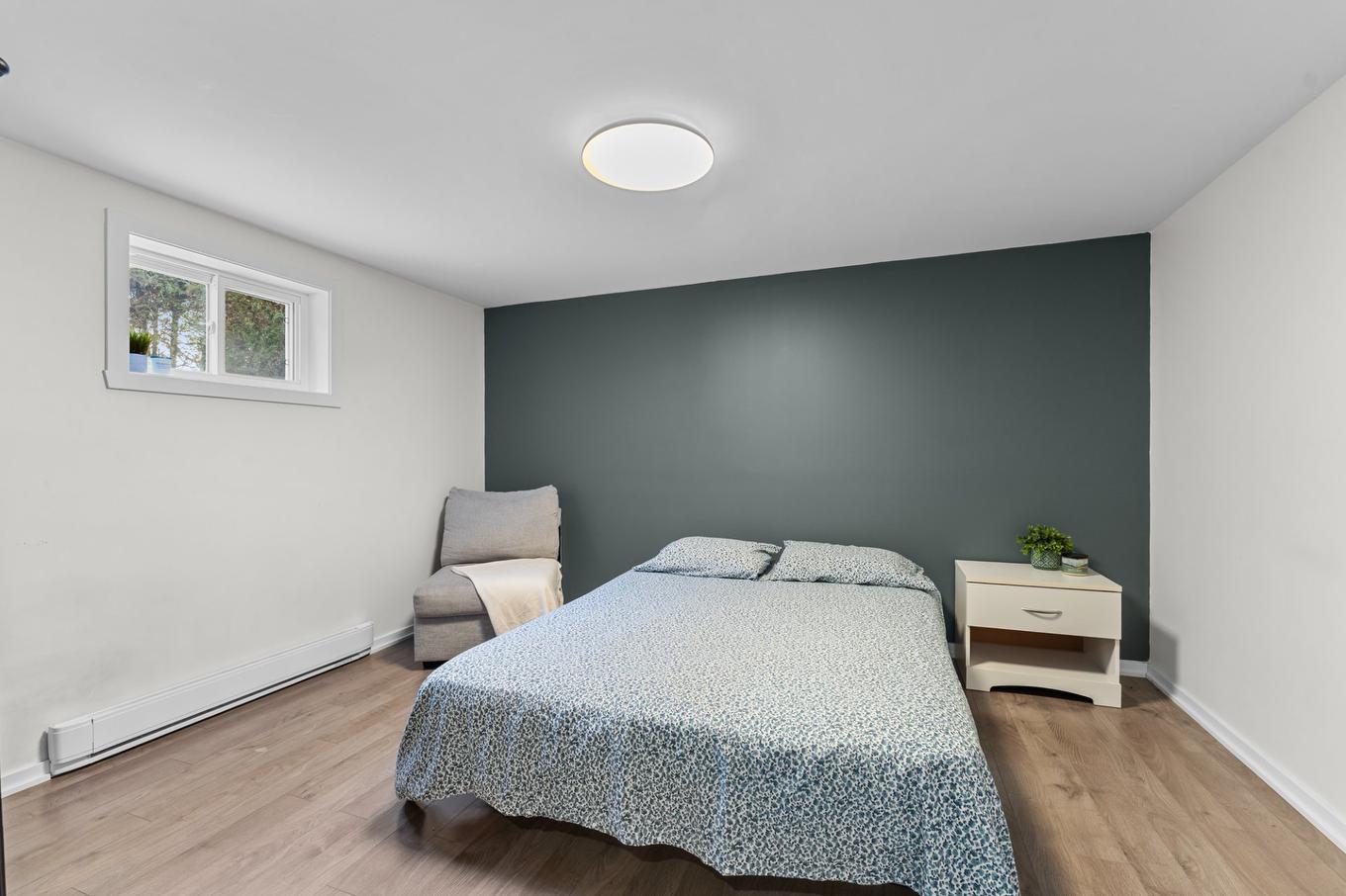 Chambre à coucher - 12135 Rue Parent, Montréal (Rivière-Des-Prairies/Pointe-Aux-Trembles), QC - Indoor Photo Showing Bedroom