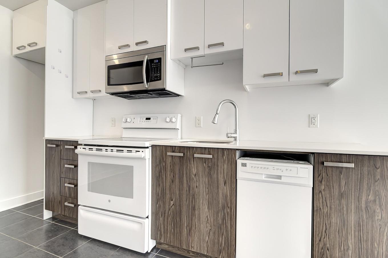 Kitchen - A504-5200 Av. Gatineau, Montréal (Côte-Des-Neiges/Notre-Dame-De-Grâce), QC - Indoor Photo Showing Kitchen