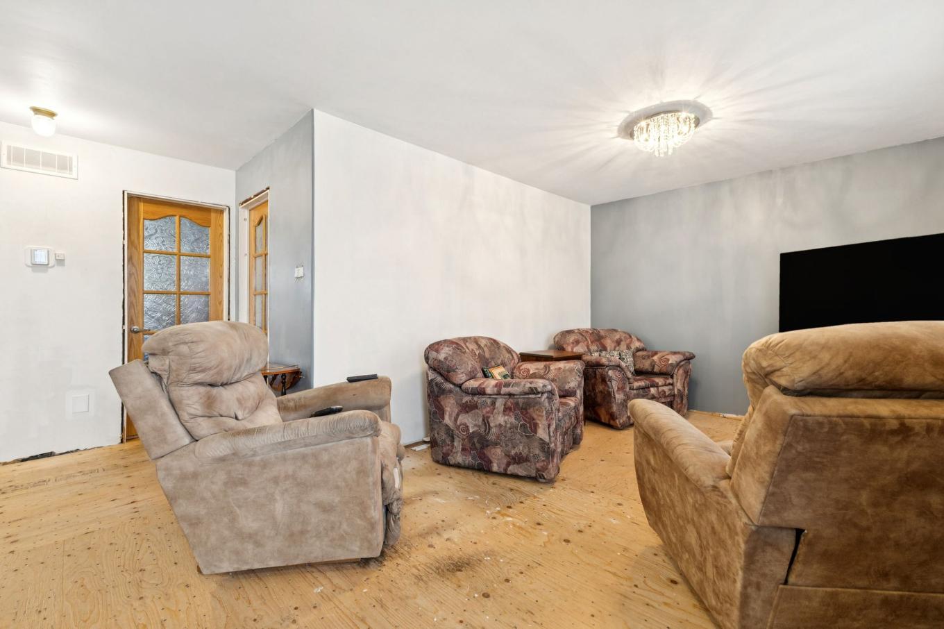 Salon - 117 Rue Ste-Rose, Gatineau (Gatineau), QC - Indoor