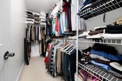 Walk-in closet -
