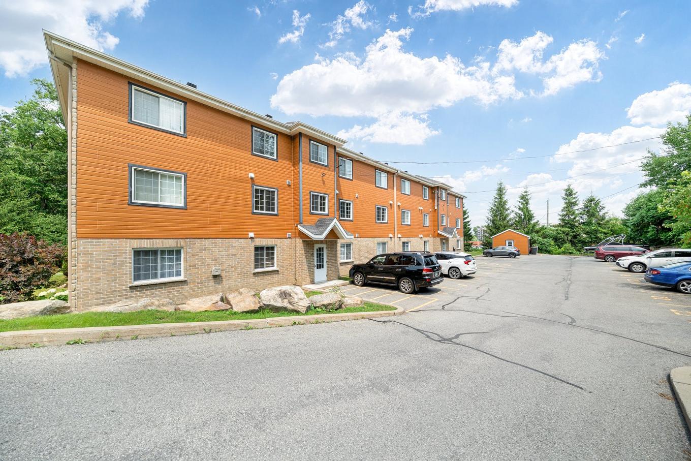 Parking - 3-9 Rue De Maricourt, L'Île-Perrot, QC - Outdoor