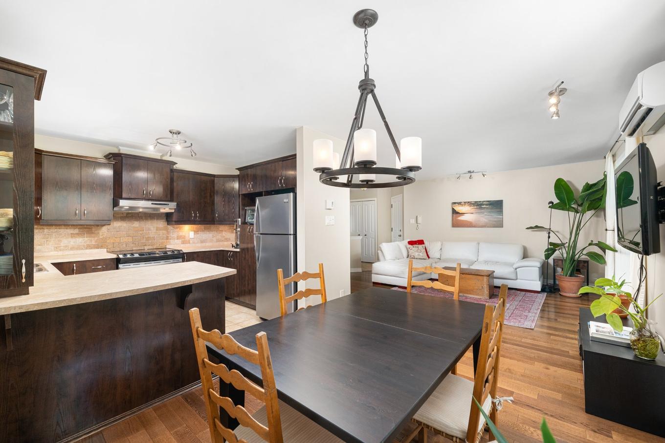 Dining room - 3-9 Rue De Maricourt, L'Île-Perrot, QC - Indoor Photo Showing Other Room