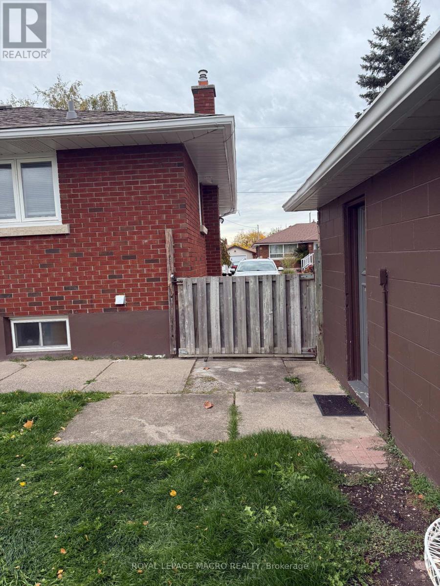 #Lower - 8 Myrtle Avenue, St. Catharines, ON - Outdoor With Exterior