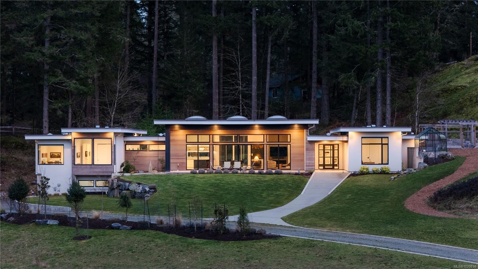 5100 Jagtar'S Way, Saanich, BC