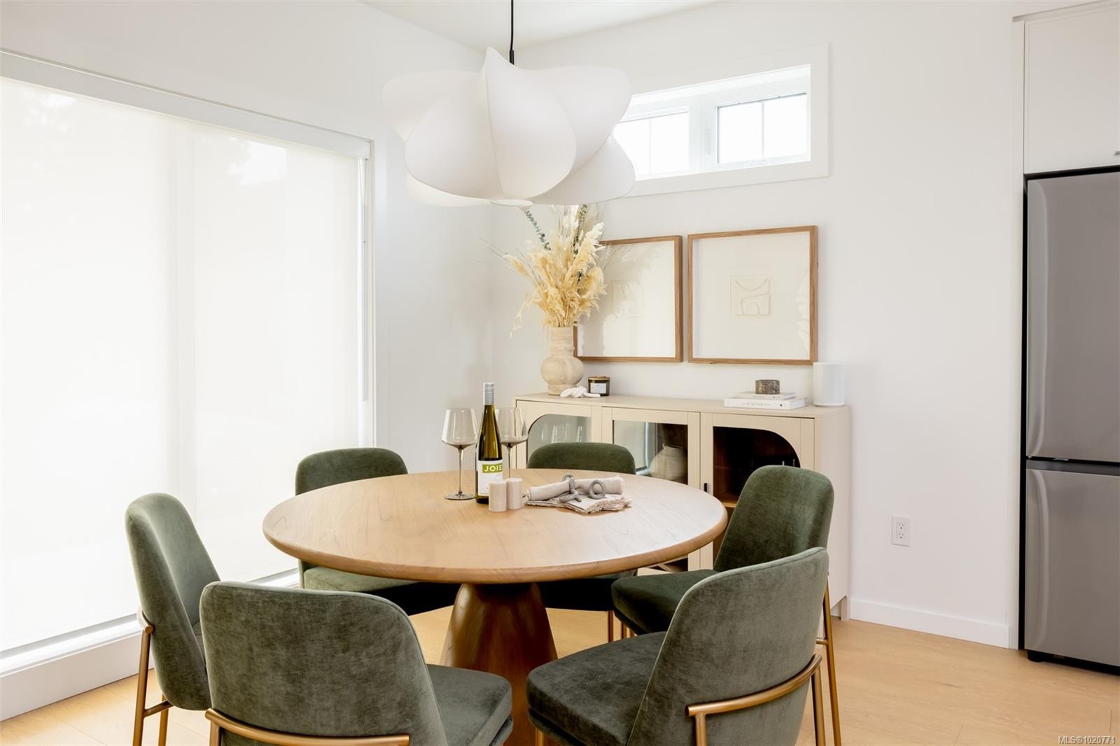 Th8-3450 Whittier Ave, Saanich, BC