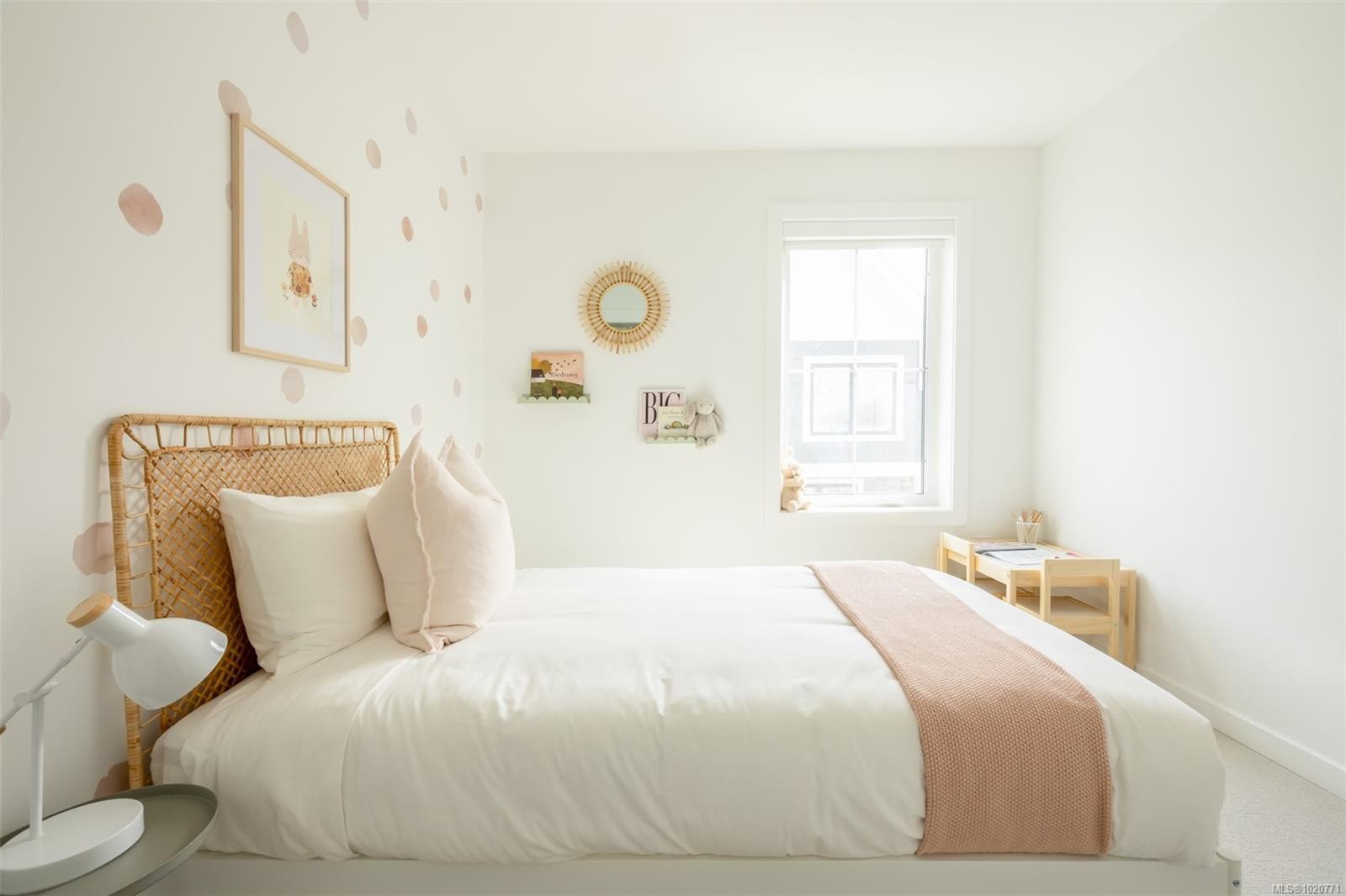 Th8-3450 Whittier Ave, Saanich, BC