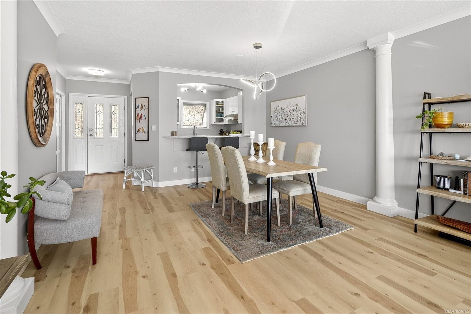 303-50 Songhees Rd, Victoria, BC - Indoor Photo Showing Dining Room