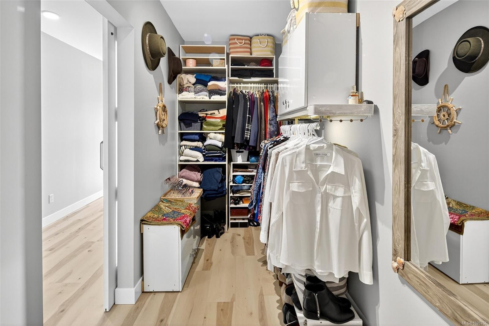 303-50 Songhees Rd, Victoria, BC - Indoor