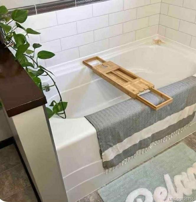 594 Hummingbird Lane, Gold River, BC