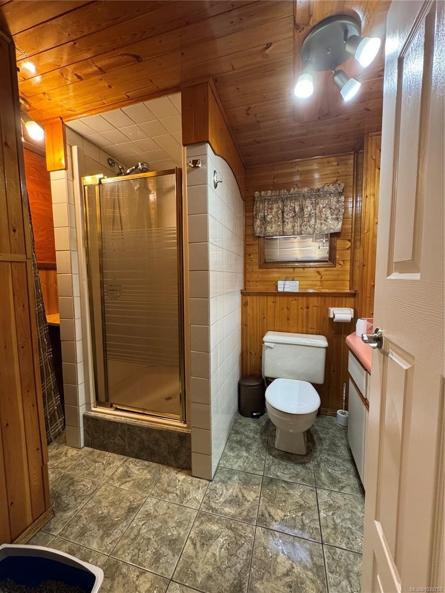 594 Hummingbird Lane, Gold River, BC