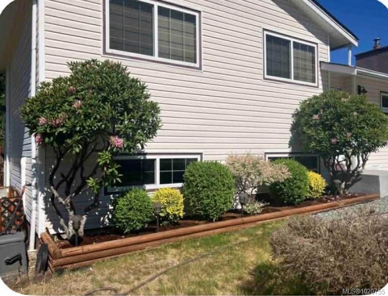 594 Hummingbird Lane, Gold River, BC