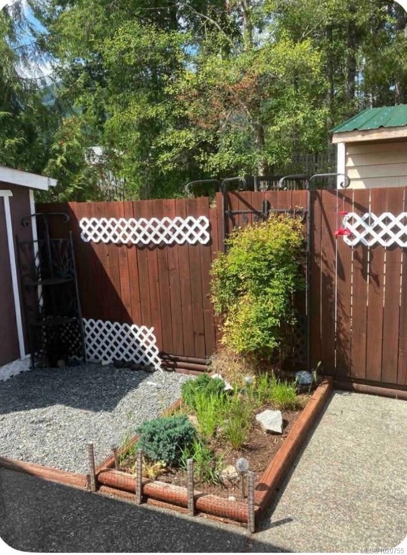 594 Hummingbird Lane, Gold River, BC