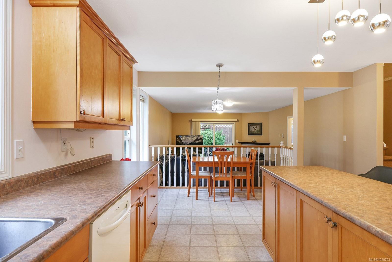 2225 Heron Cres, Comox, BC
