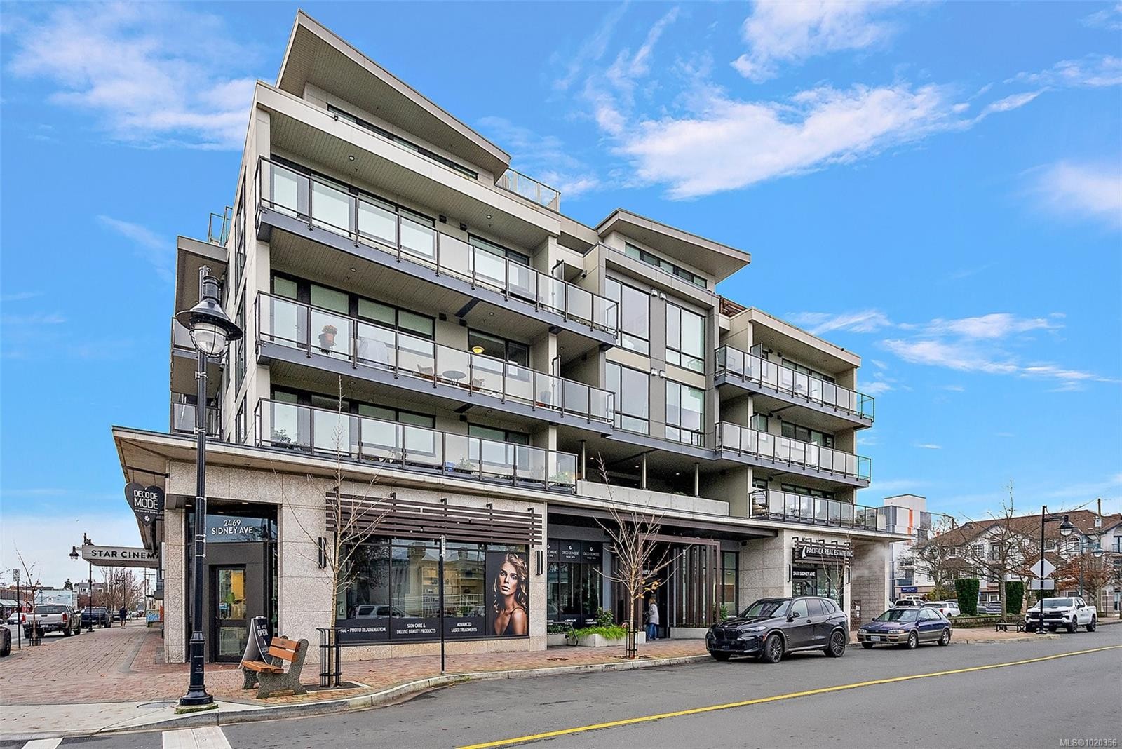 203-2461 Sidney Ave, Sidney, BC - Outdoor