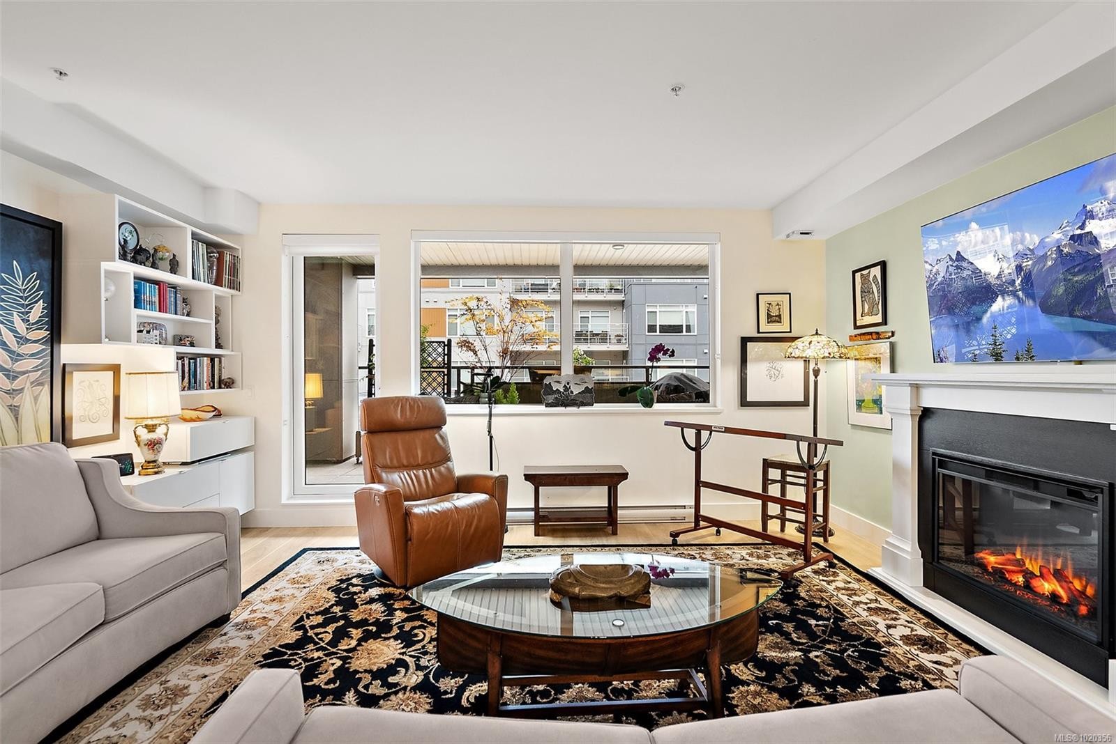 203-2461 Sidney Ave, Sidney, BC - Indoor Photo Showing Living Room With Fireplace