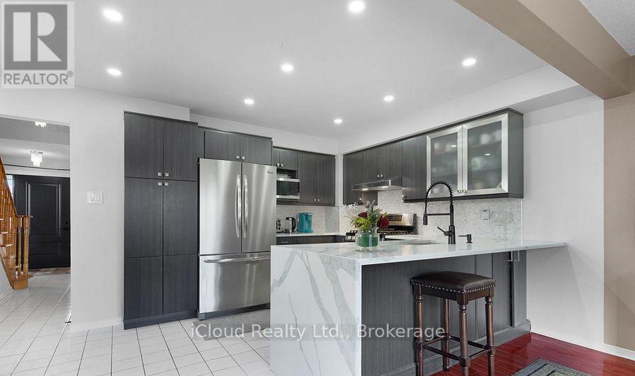 Upper Lvl - 40 Brower Court, Brampton, ON - Indoor Photo Showing Kitchen With Stainless Steel Kitchen With Upgraded Kitchen