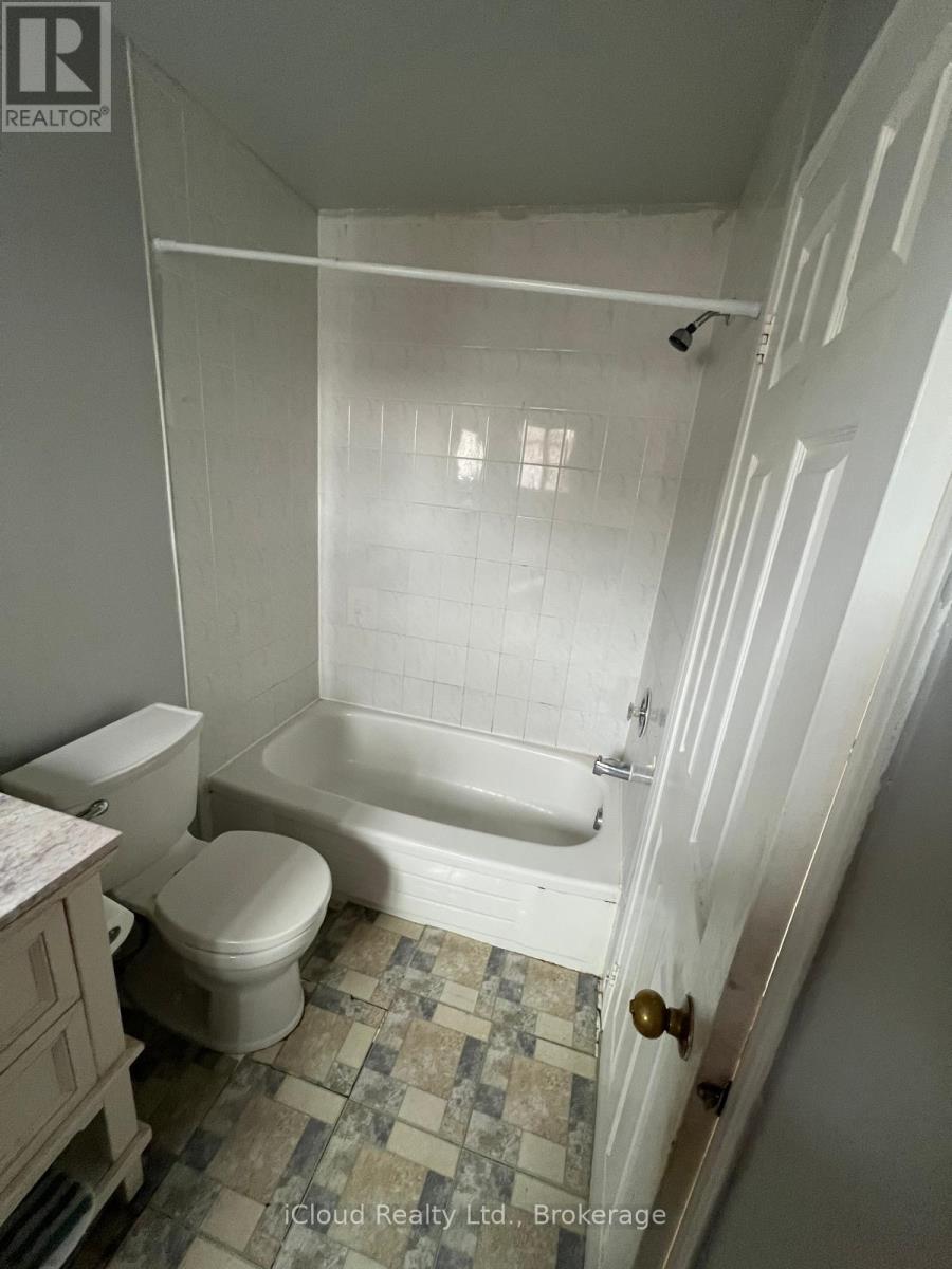 Upper Lvl - 40 Brower Court, Brampton, ON - Indoor Photo Showing Bathroom
