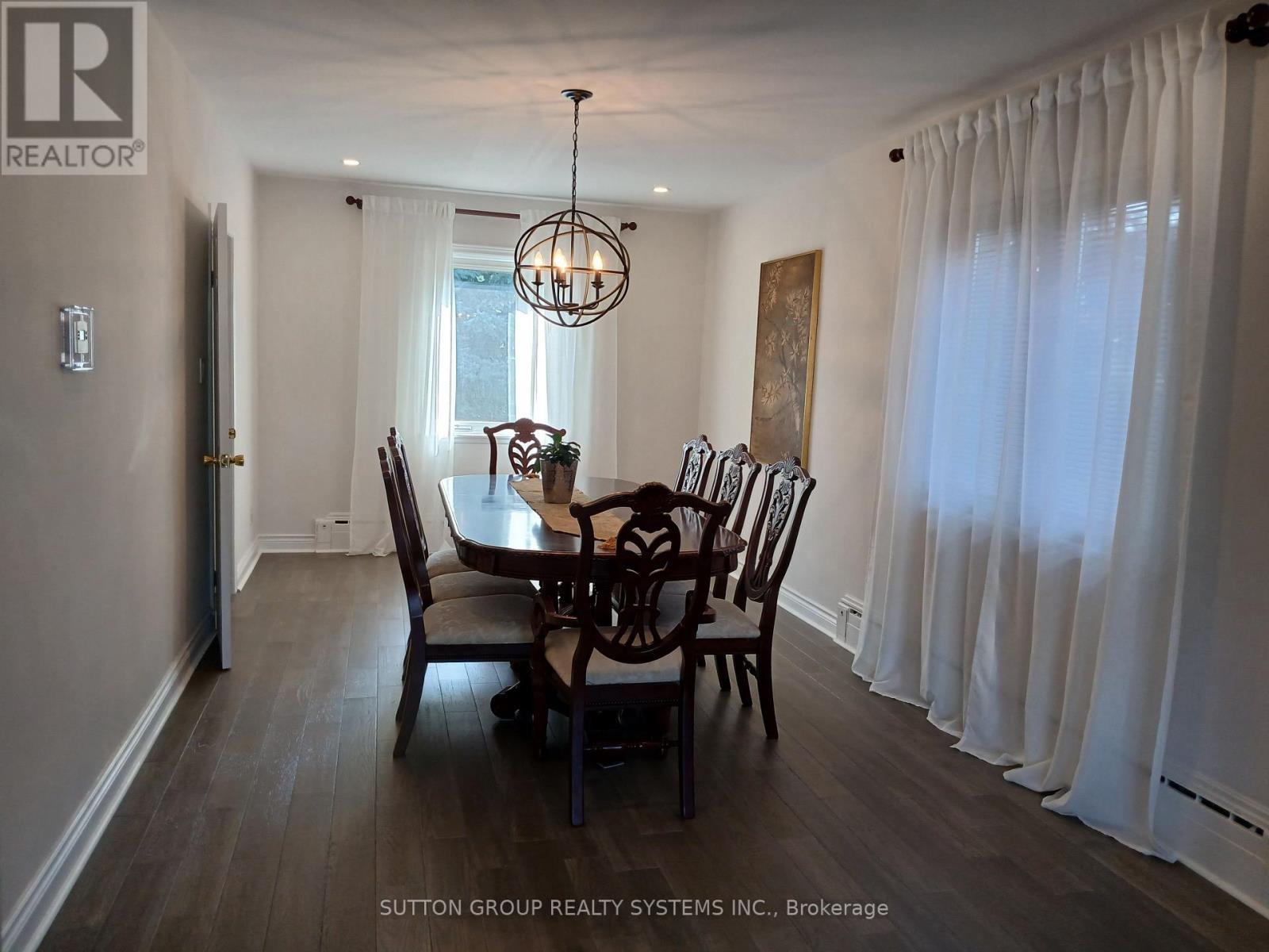 1236 Ogden Avenue, Mississauga, ON - Indoor Photo Showing Dining Room