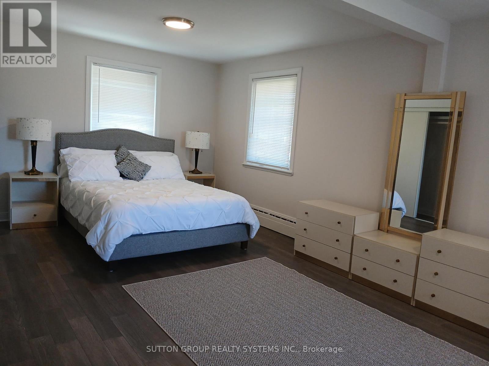 1236 Ogden Avenue, Mississauga, ON - Indoor Photo Showing Bedroom