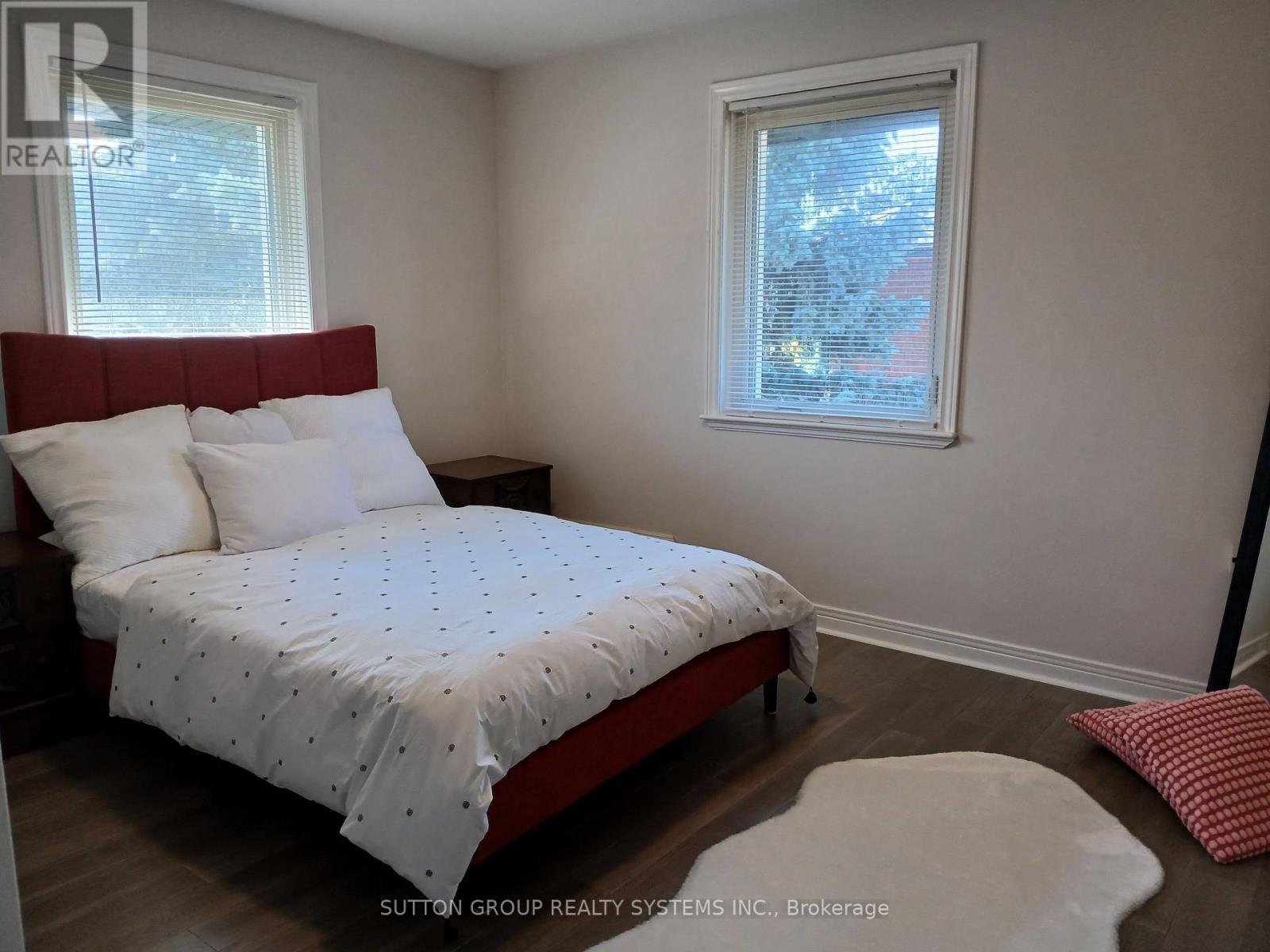 1236 Ogden Avenue, Mississauga, ON - Indoor Photo Showing Bedroom
