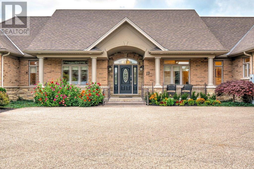 17 Tews Lane, Hamilton, ON - Outdoor With Facade