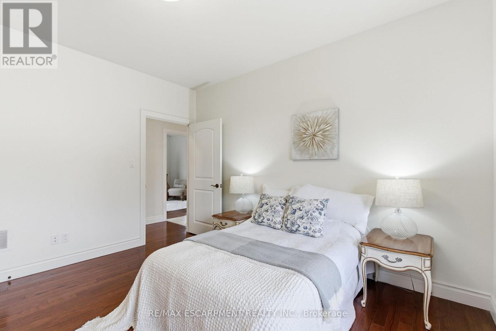 17 Tews Lane, Hamilton, ON - Indoor Photo Showing Bedroom