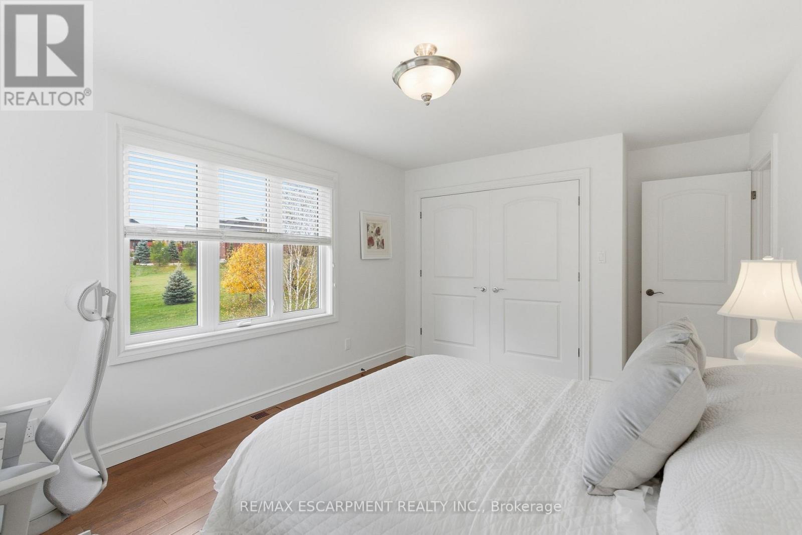 17 Tews Lane, Hamilton, ON - Indoor Photo Showing Bedroom
