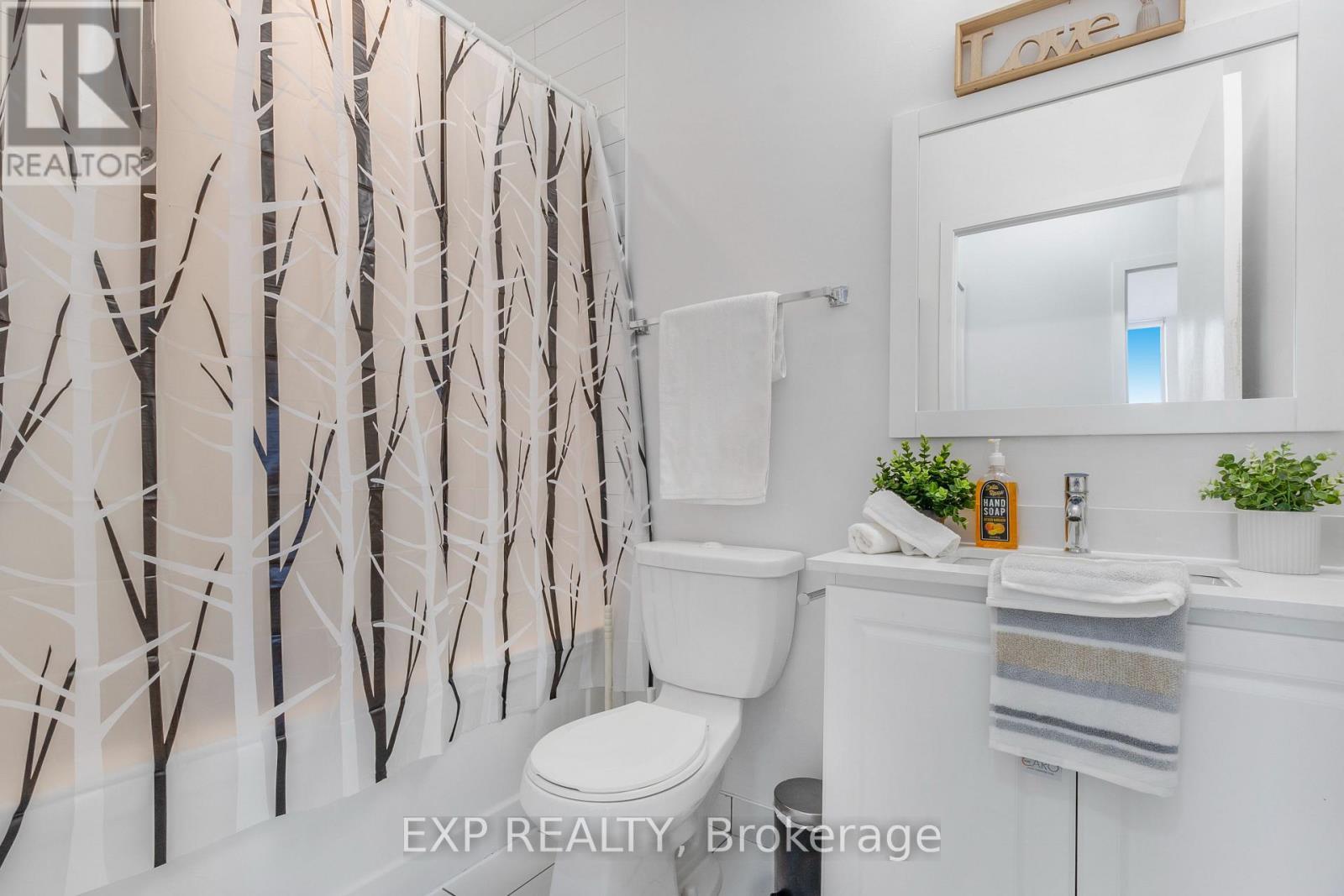 1609 - 840 Queens Plate Drive, Toronto, ON - Indoor Photo Showing Bathroom