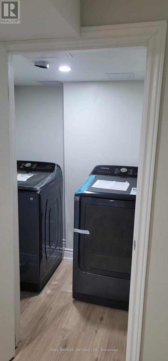 6 Banting Crescent, Brampton, ON - Indoor Photo Showing Laundry Room