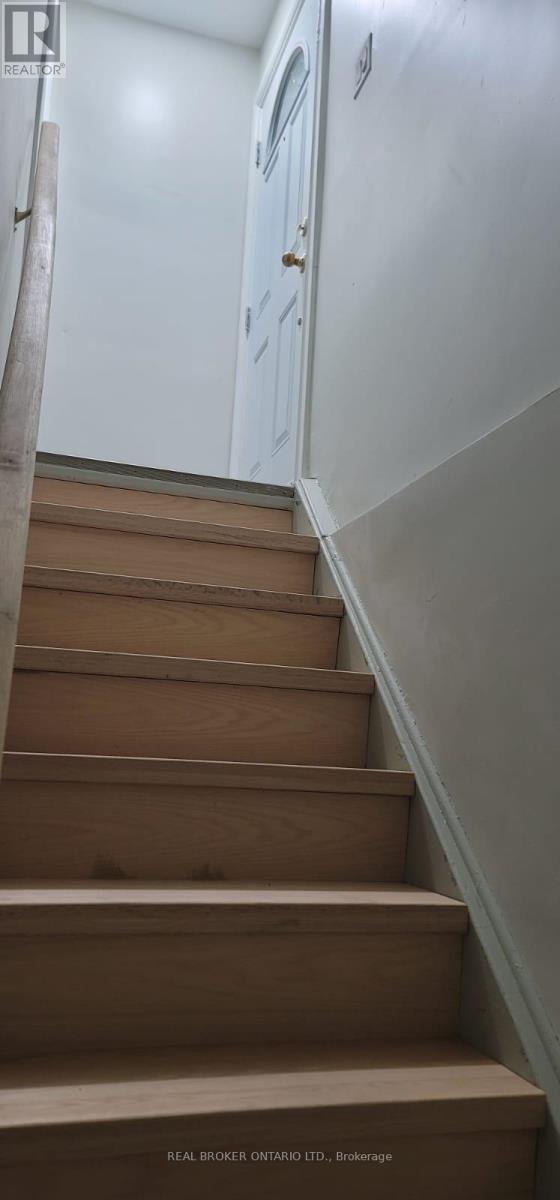 6 Banting Crescent, Brampton, ON - Indoor Photo Showing Other Room