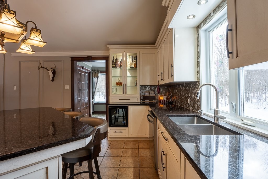 Cuisine - 320Z 11E Rang, Wickham, QC