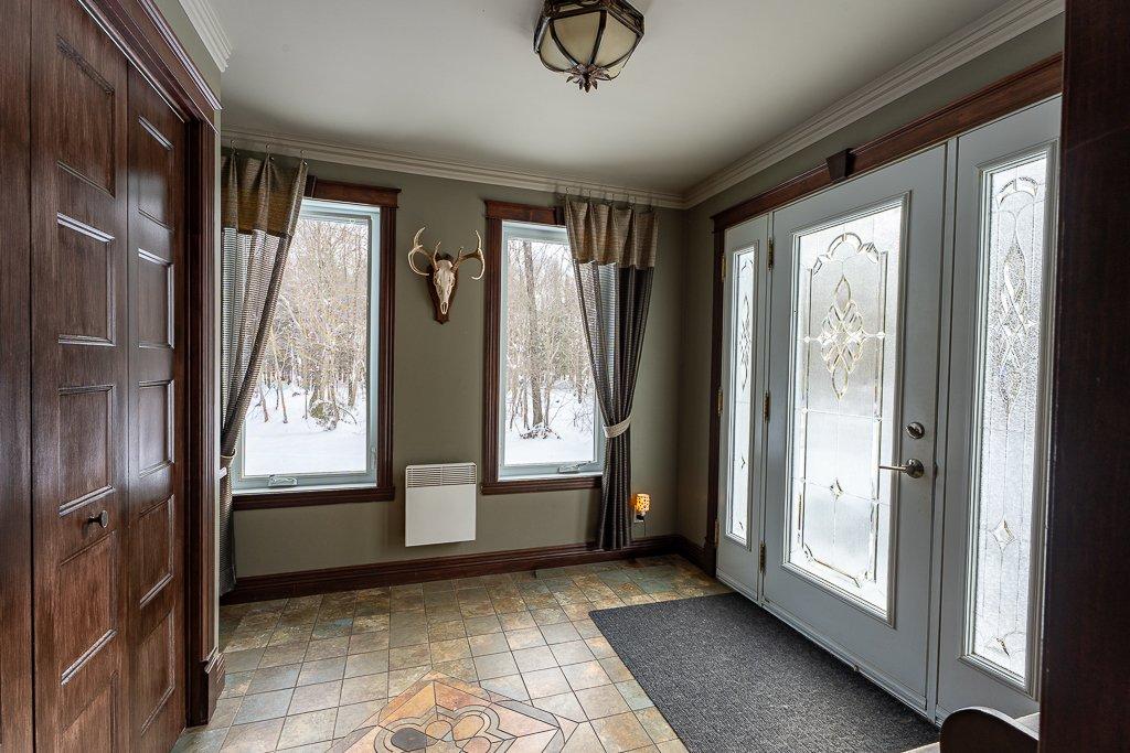 Hall d'entrée/Vestibule - 320Z 11E Rang, Wickham, QC