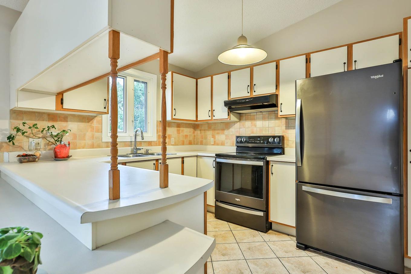 Kitchen - 77 Av. Des Camélias, Gatineau (Aylmer), QC - Indoor Photo Showing Kitchen With Double Sink