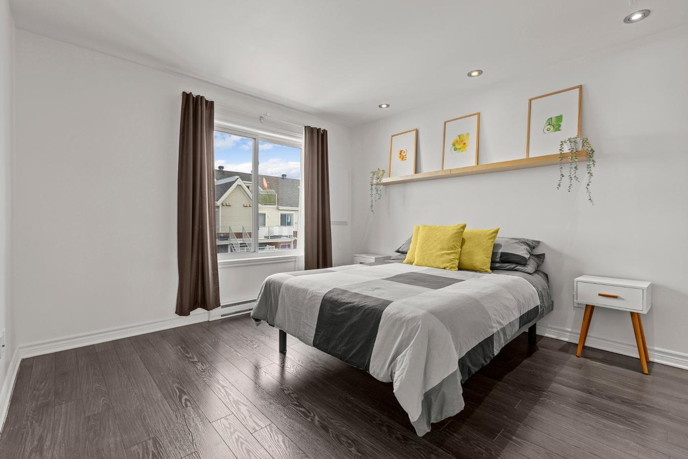 Primary bedroom - 3814 Boul. Gareau, Longueuil (Saint-Hubert), QC - Indoor Photo Showing Bedroom