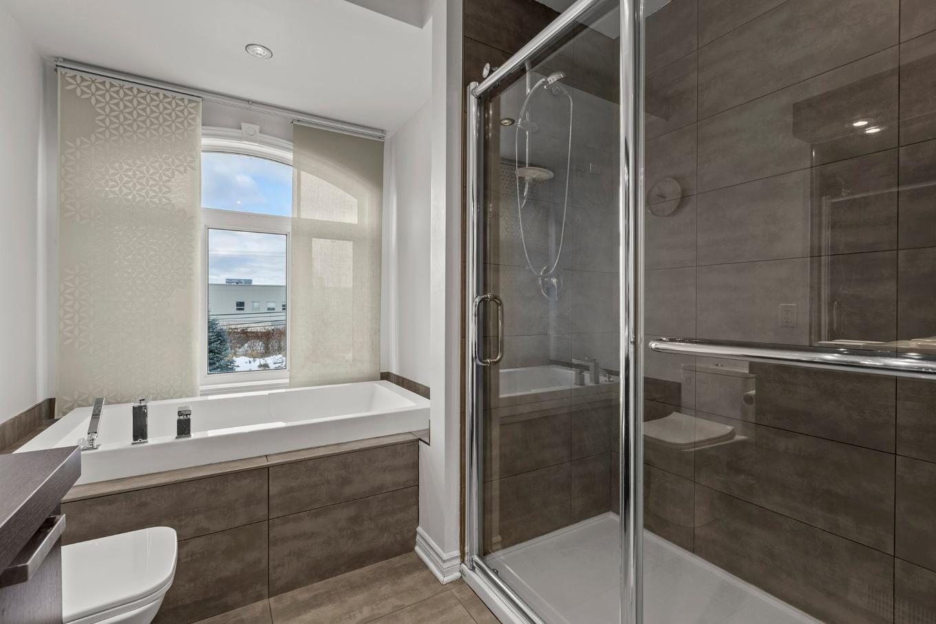 Bathroom - 3814 Boul. Gareau, Longueuil (Saint-Hubert), QC - Indoor Photo Showing Bathroom