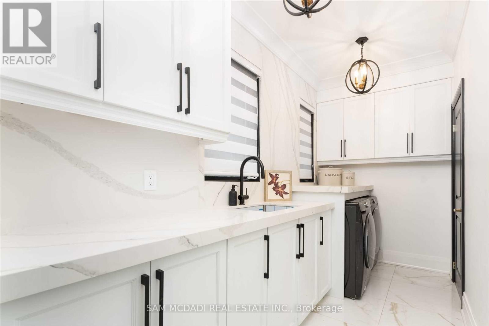 1540 Mississauga Road, Mississauga, ON - Indoor