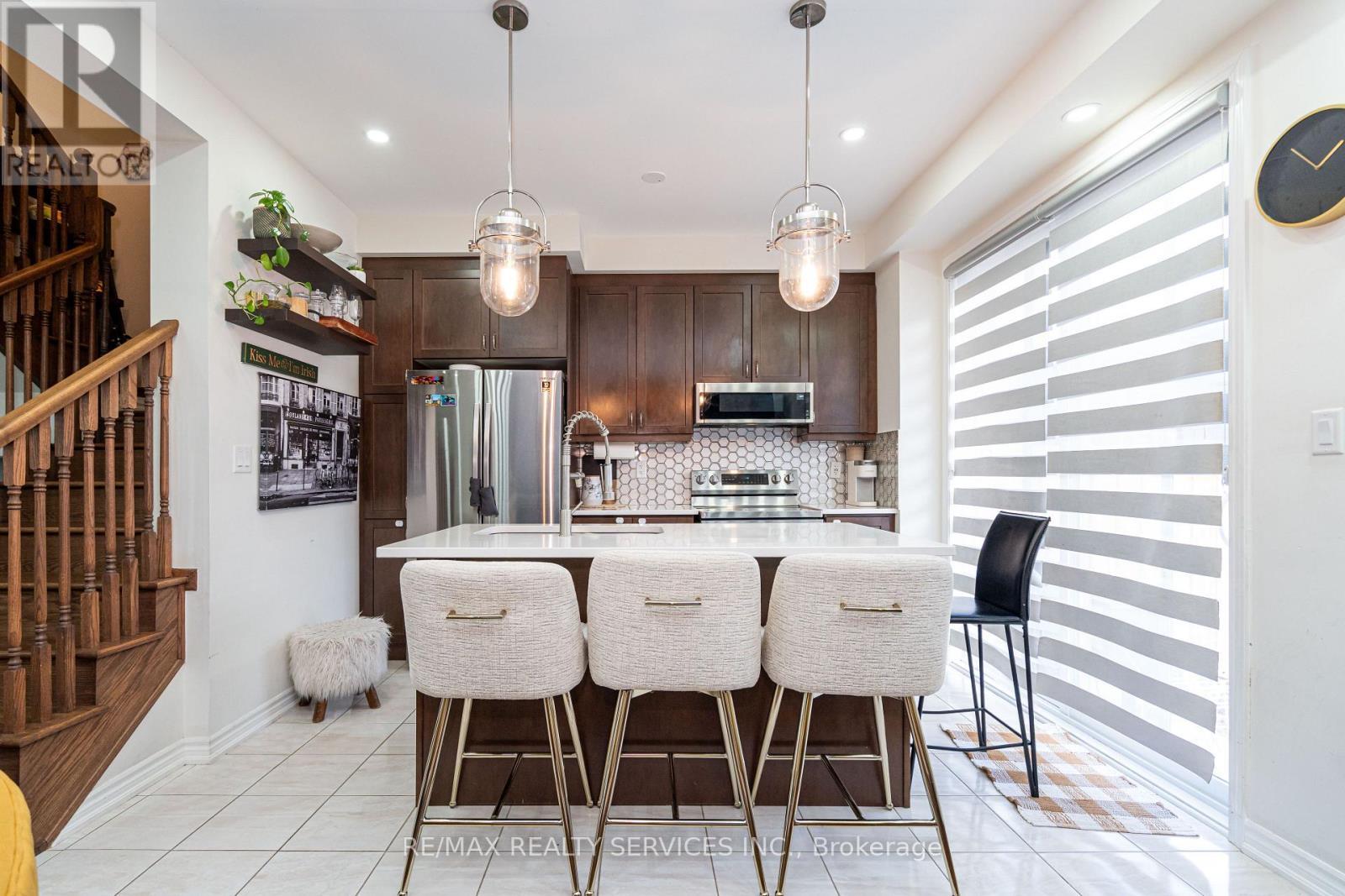 11 Cyclone Trail, Brampton, ON - Indoor