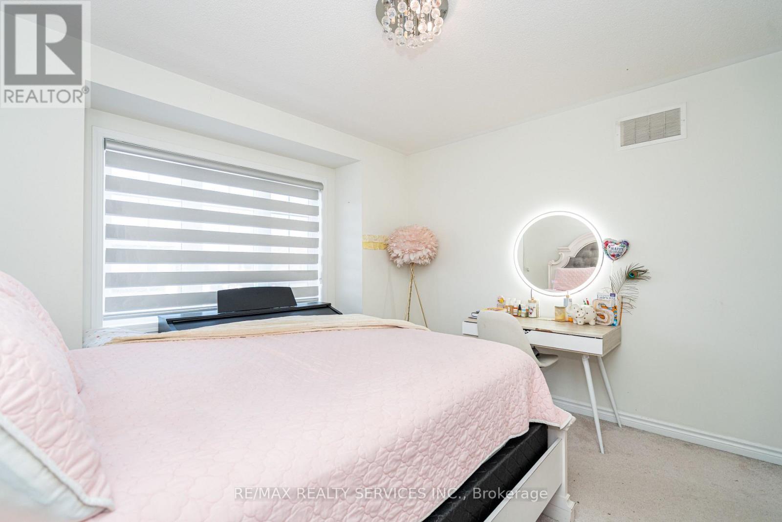 11 Cyclone Trail, Brampton, ON - Indoor Photo Showing Bedroom