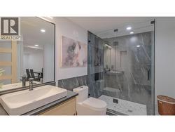 Basement (main house) 3pce bath with sauna -